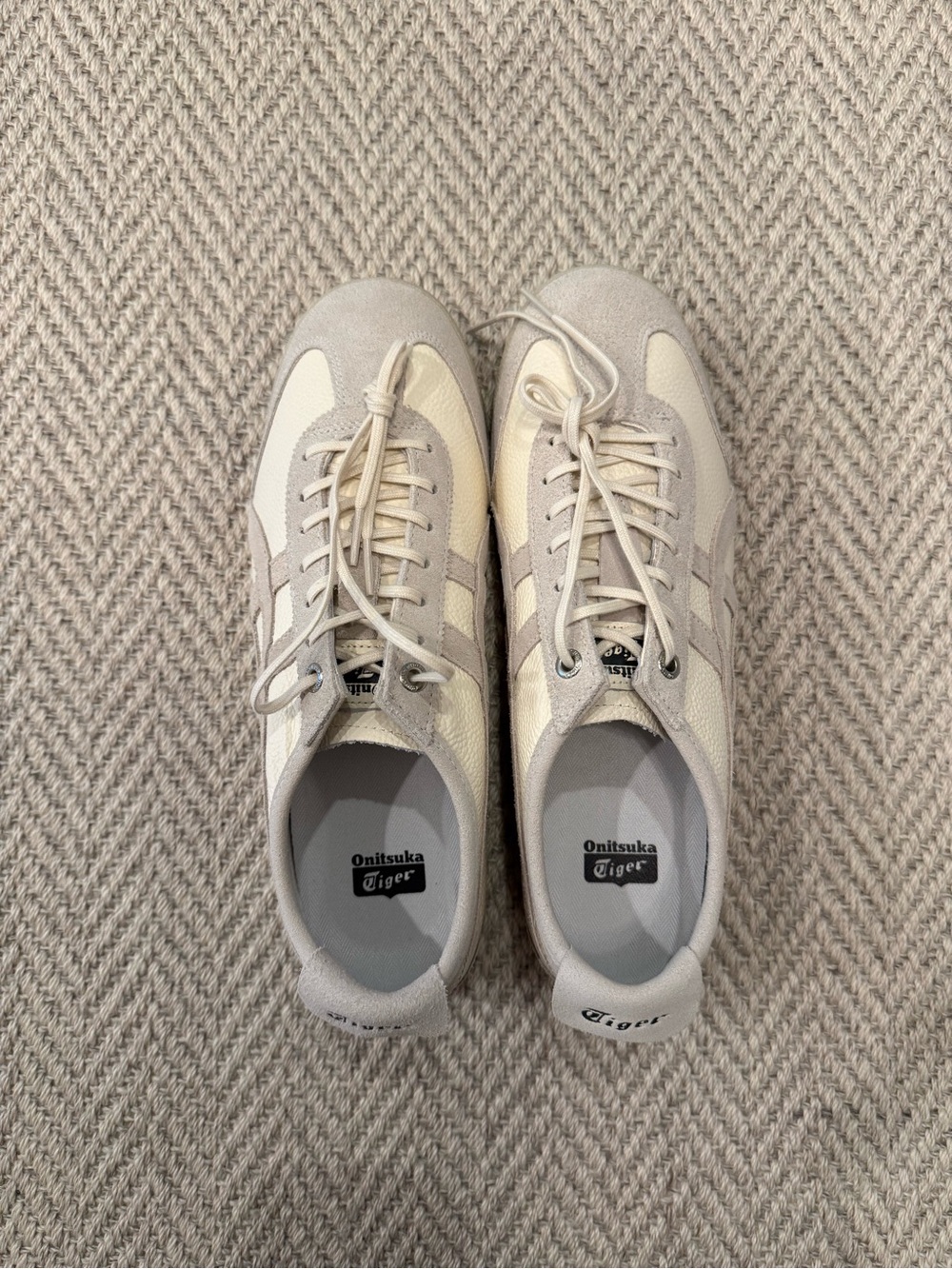 NWOB Onitsuka Tiger Unisex Mexico 66 Cream/Birch Sneakers. Authentic